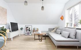 Unique 2 Bedroom Apartment Downtown